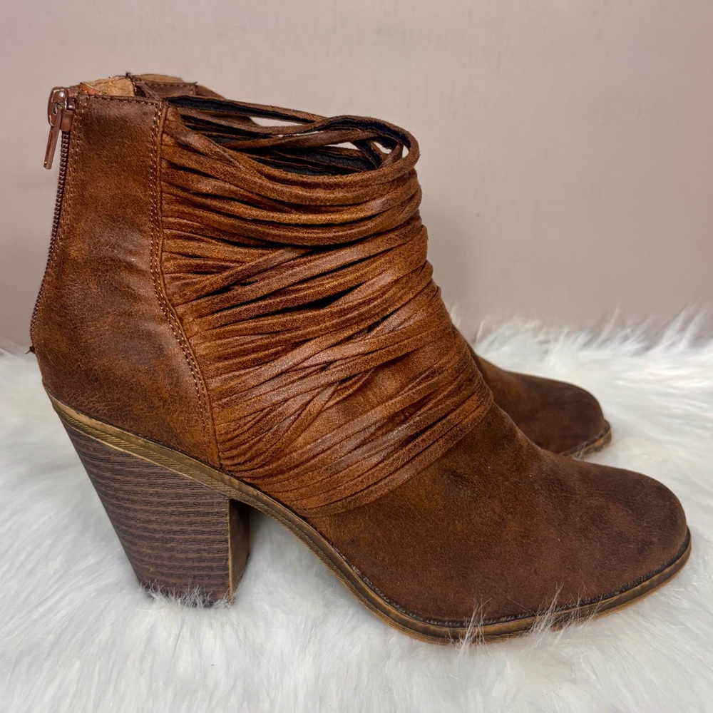 FERGALICIOUS Back Zip Ankle Booties - Picture 2 of 7
